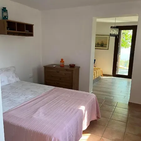 Location In Old Town Apartment Alónnisos
